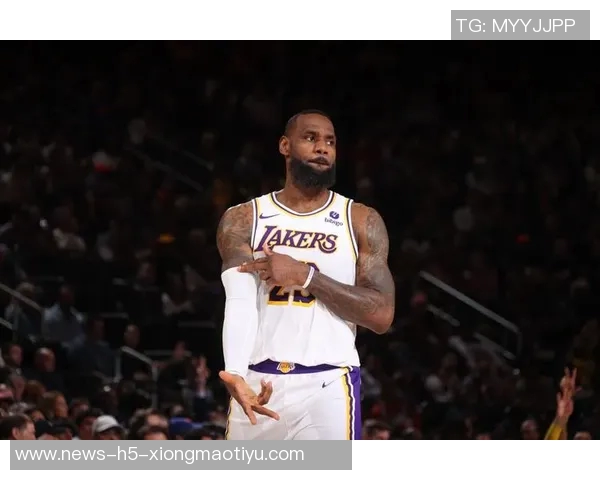 艾顿称赞詹姆斯传球能力只需出现在正确位置即可接到精准助攻 艾顿称赞詹姆斯传球能力只需出现在正确位置即可接到精准助攻